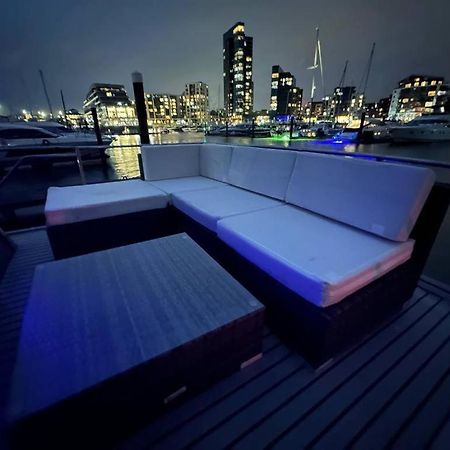Yacht "X" - 44 Foot Modern Yacht On 5 Star Ocean Village Marina - Minutes Away From City Centre And Cruise Terminals, Free Parking ,Spa Package Available! Southampton Exteriör bild