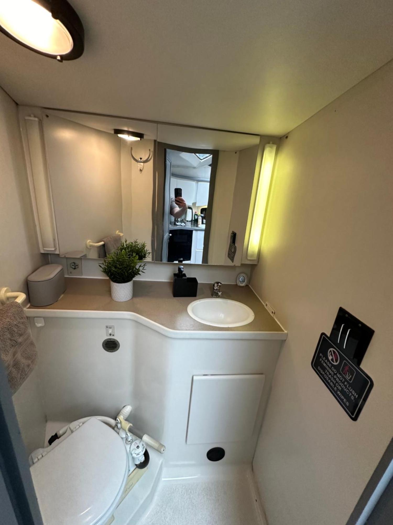 Yacht "X" - 44 Foot Modern Yacht On 5 Star Ocean Village Marina - Minutes Away From City Centre And Cruise Terminals, Free Parking ,Spa Package Available! Southampton Exteriör bild